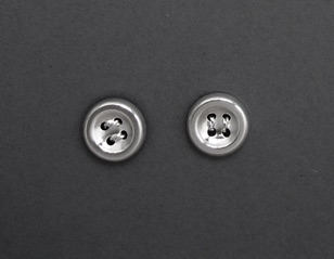 Örstift "Knappar".
Silver (2005).
Pris 750 kr. Örstift "Knappar".
Silver (2005).
Pris 750 kr.
